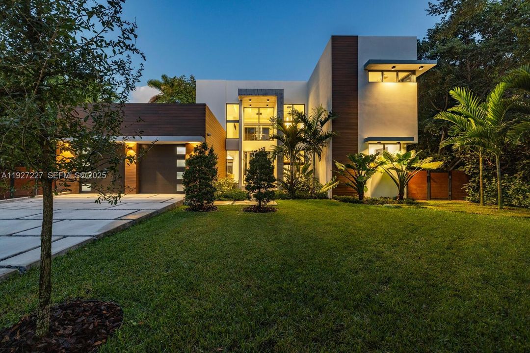 For Sale: $3,800,000 (4 beds, 4 baths, 3918 Square Feet)