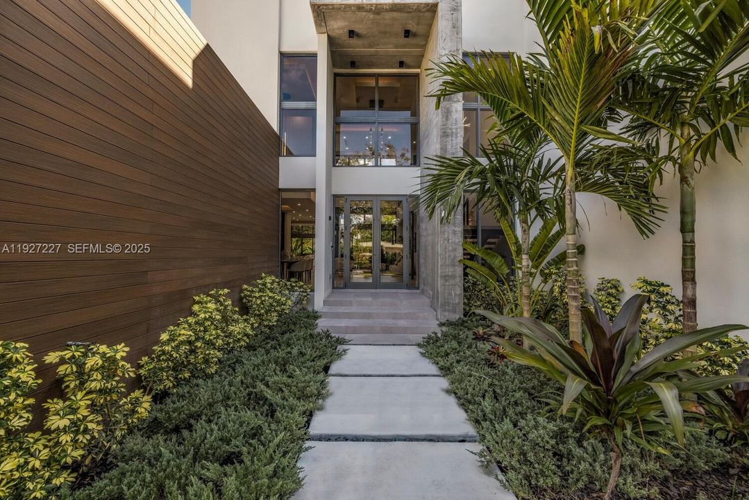 For Sale: $3,800,000 (4 beds, 4 baths, 3918 Square Feet)