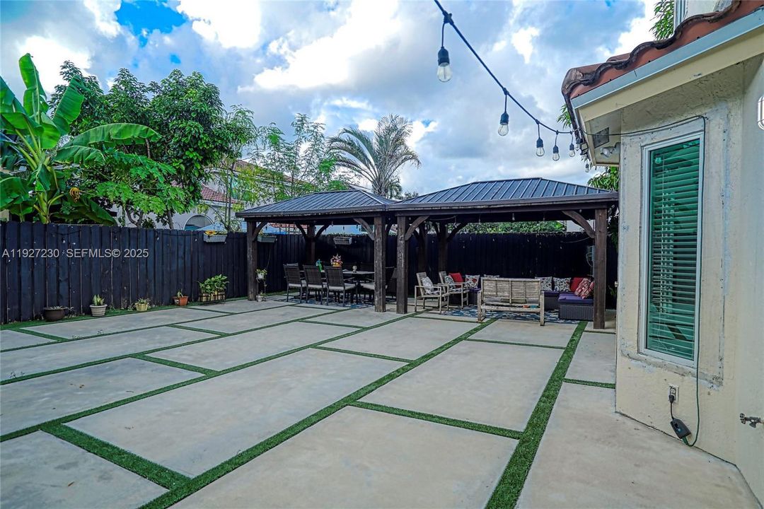 For Sale: $680,000 (4 beds, 2 baths, 1847 Square Feet)