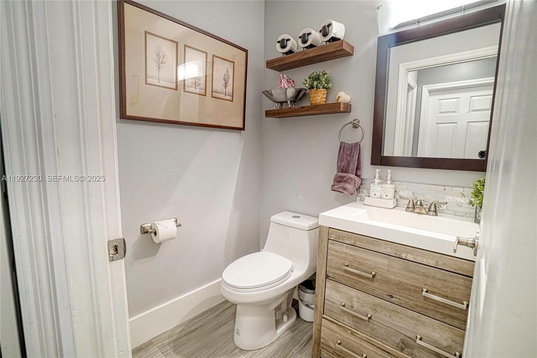 For Sale: $680,000 (4 beds, 2 baths, 1847 Square Feet)