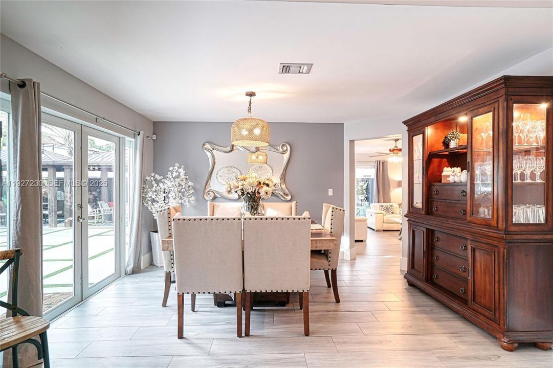 For Sale: $680,000 (4 beds, 2 baths, 1847 Square Feet)