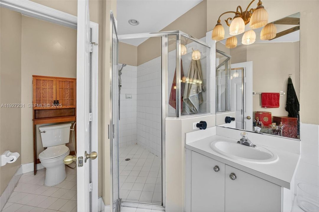 待售: $656,000 (4 贝兹, 2 浴室, 2147 平方英尺)