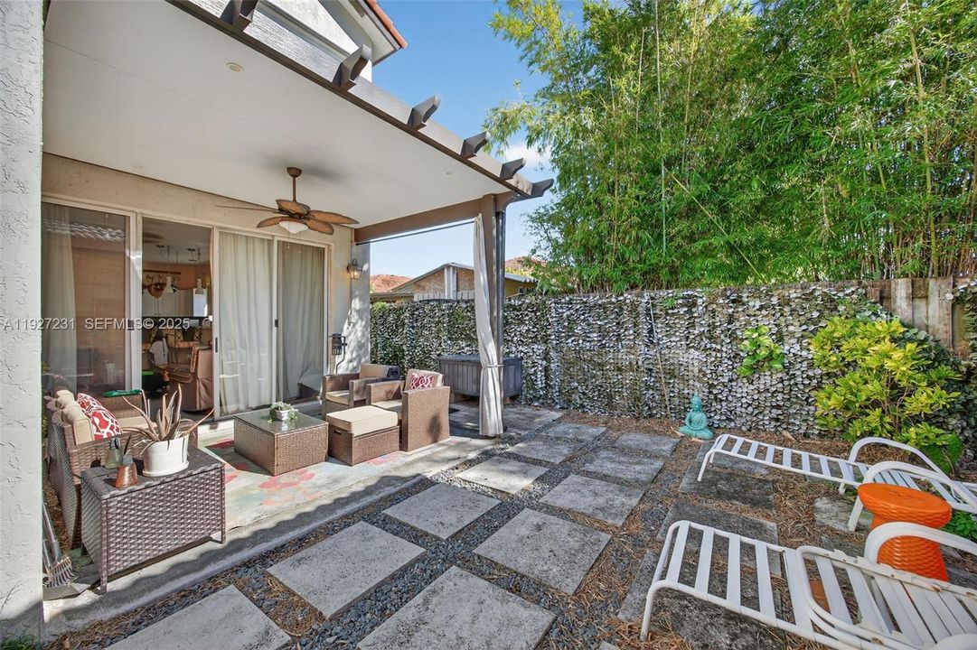 待售: $656,000 (4 贝兹, 2 浴室, 2147 平方英尺)