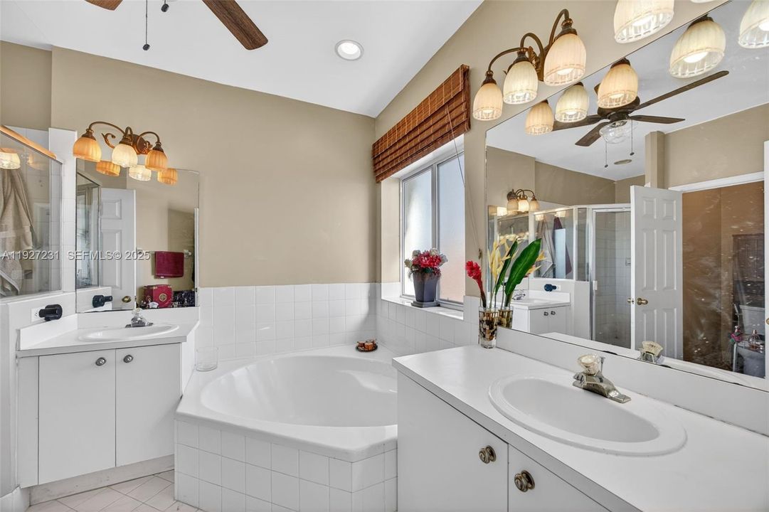 待售: $656,000 (4 贝兹, 2 浴室, 2147 平方英尺)