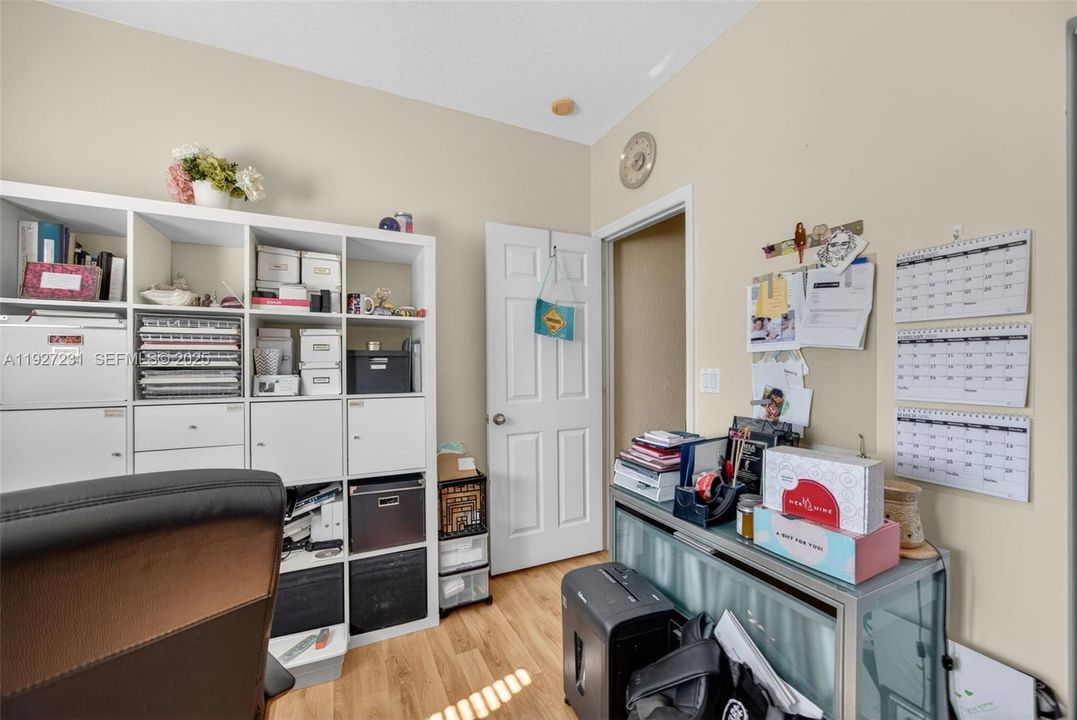 待售: $656,000 (4 贝兹, 2 浴室, 2147 平方英尺)