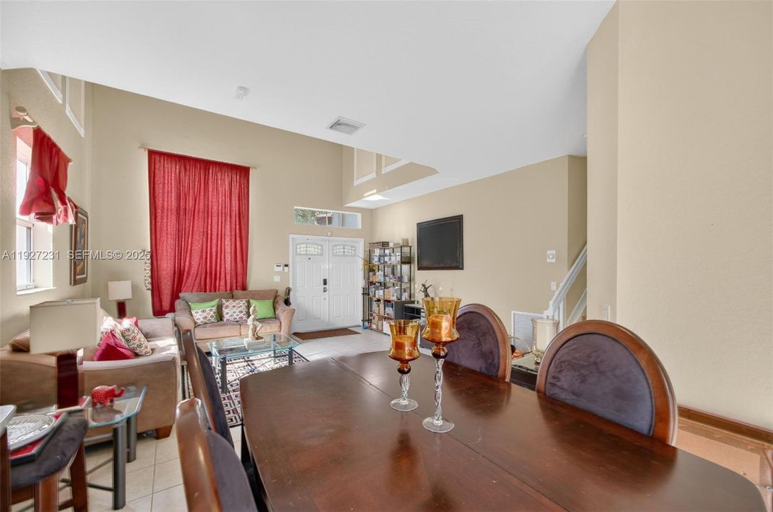 待售: $656,000 (4 贝兹, 2 浴室, 2147 平方英尺)