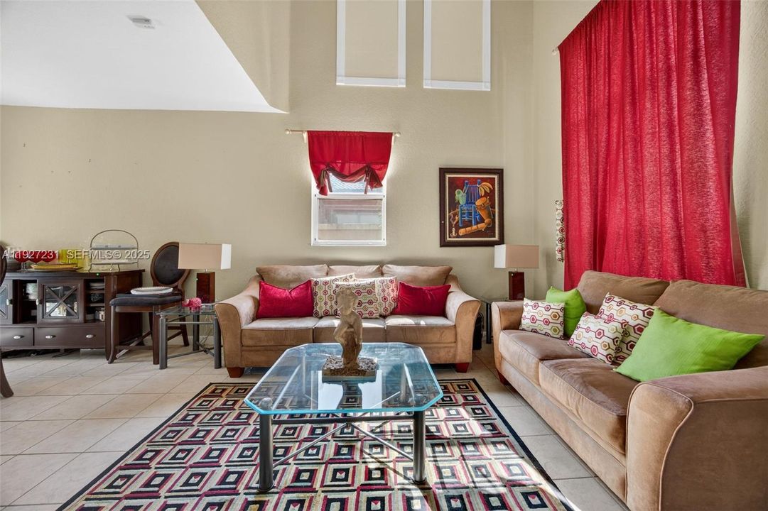 待售: $656,000 (4 贝兹, 2 浴室, 2147 平方英尺)