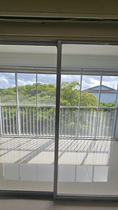 На продажу: $240,000 (2 спален, 2 ванн, 1100 Квадратных фут)