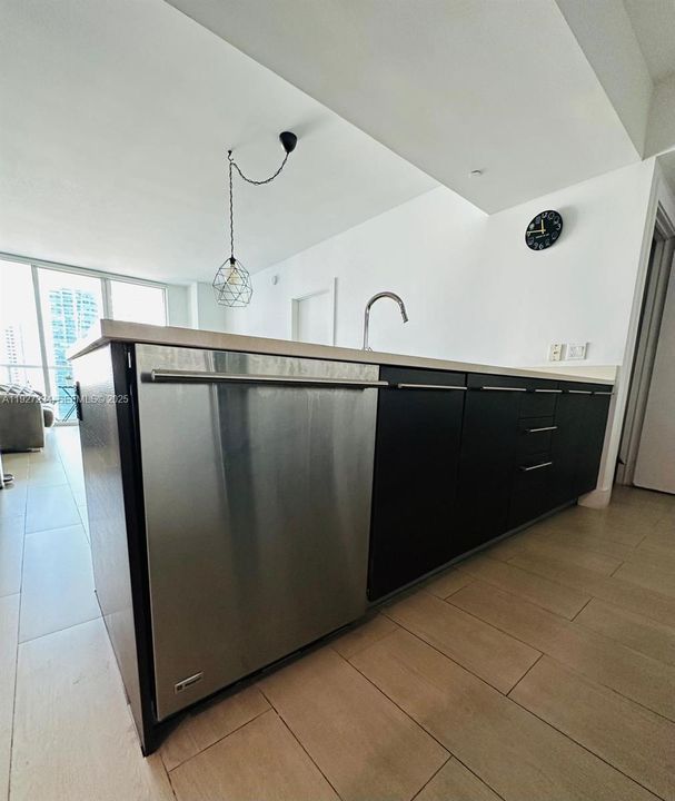 出租: $4,400 (2 贝兹, 2 浴室, 1124 平方英尺)