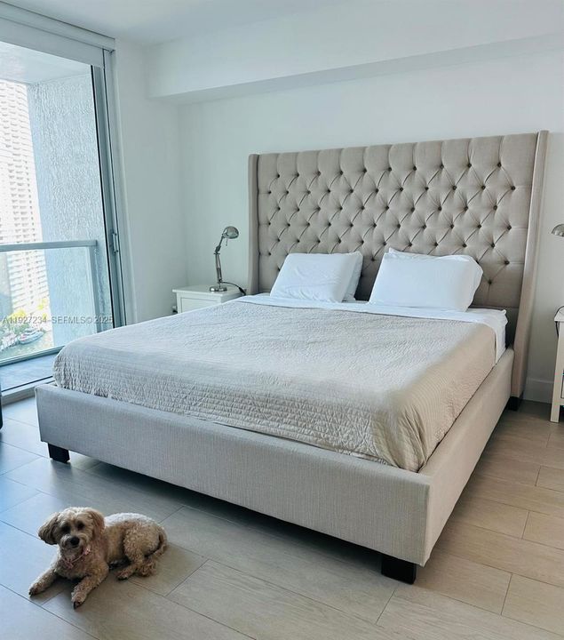 出租: $4,400 (2 贝兹, 2 浴室, 1124 平方英尺)