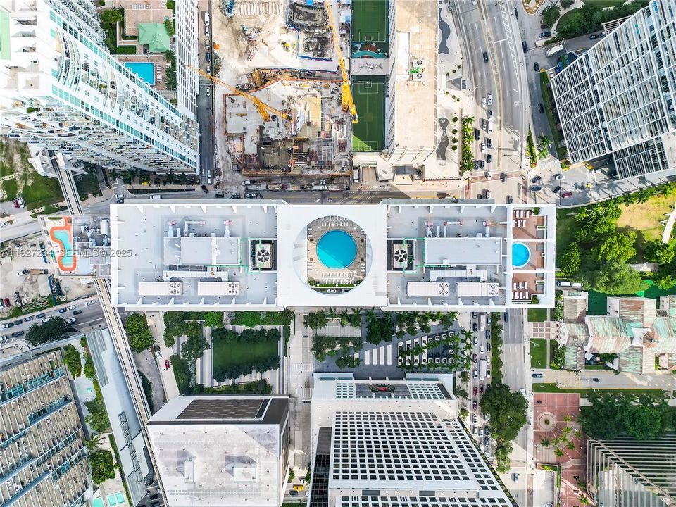 出租: $4,400 (2 贝兹, 2 浴室, 1124 平方英尺)