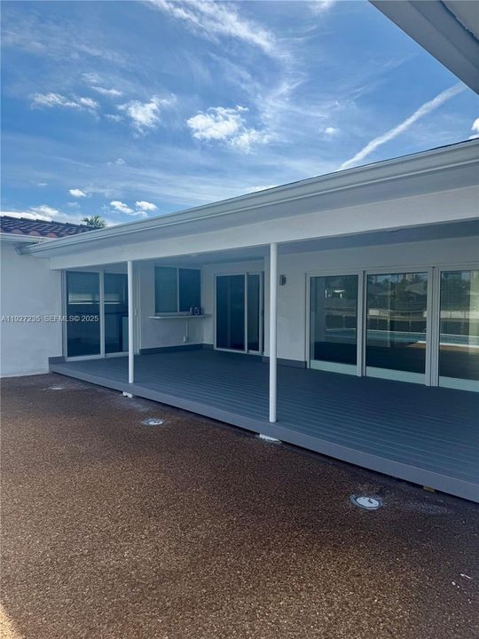 В аренду: $11,000 (3 спален, 3 ванн, 2228 Квадратных фут)