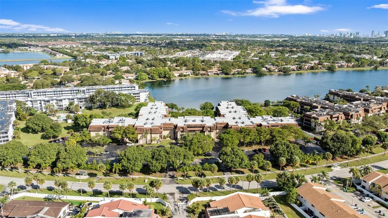 For Sale: $225,000 (2 beds, 2 baths, 1197 Square Feet)