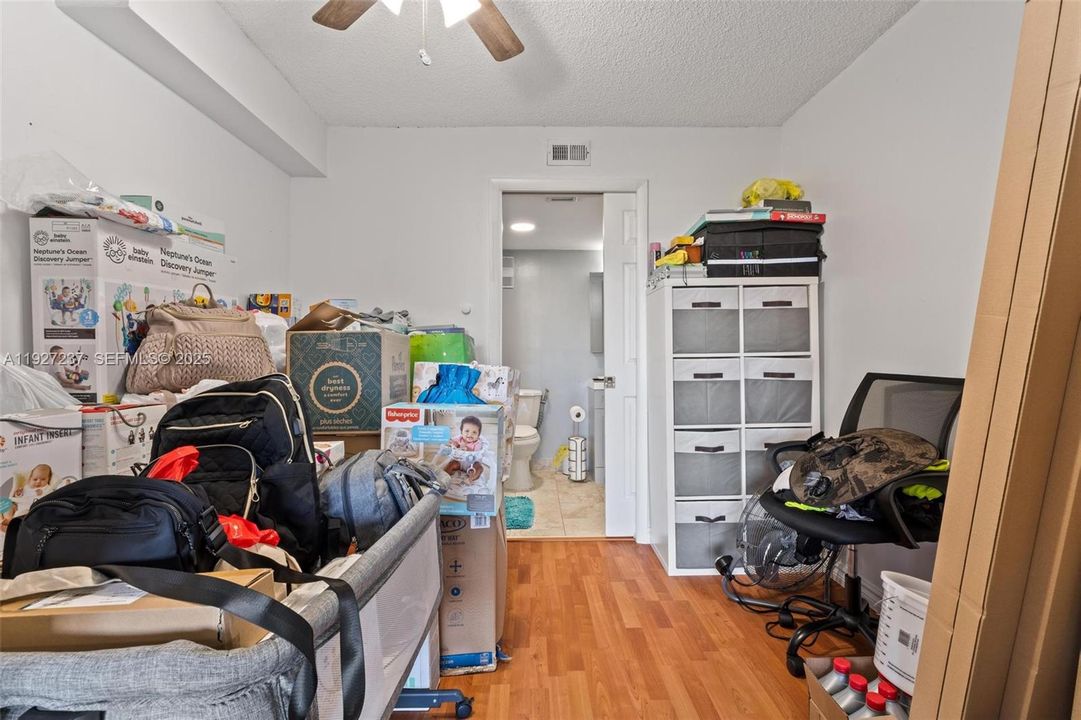 For Sale: $225,000 (2 beds, 2 baths, 1197 Square Feet)