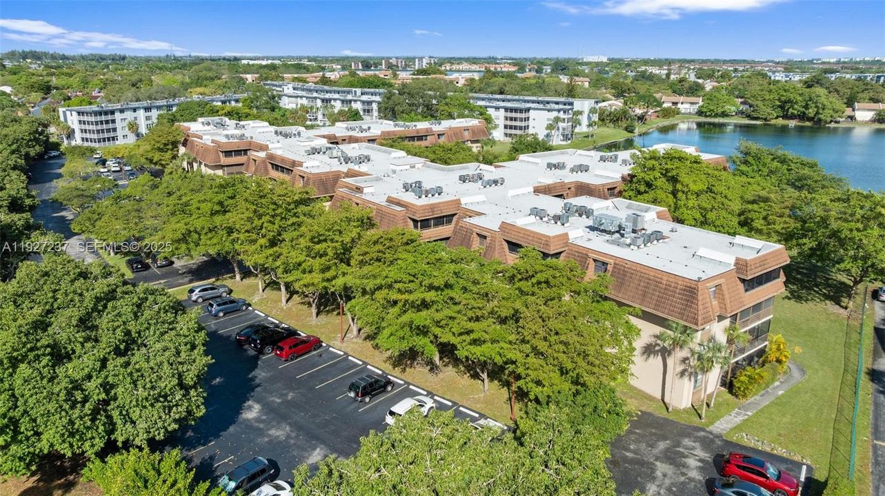 For Sale: $225,000 (2 beds, 2 baths, 1197 Square Feet)