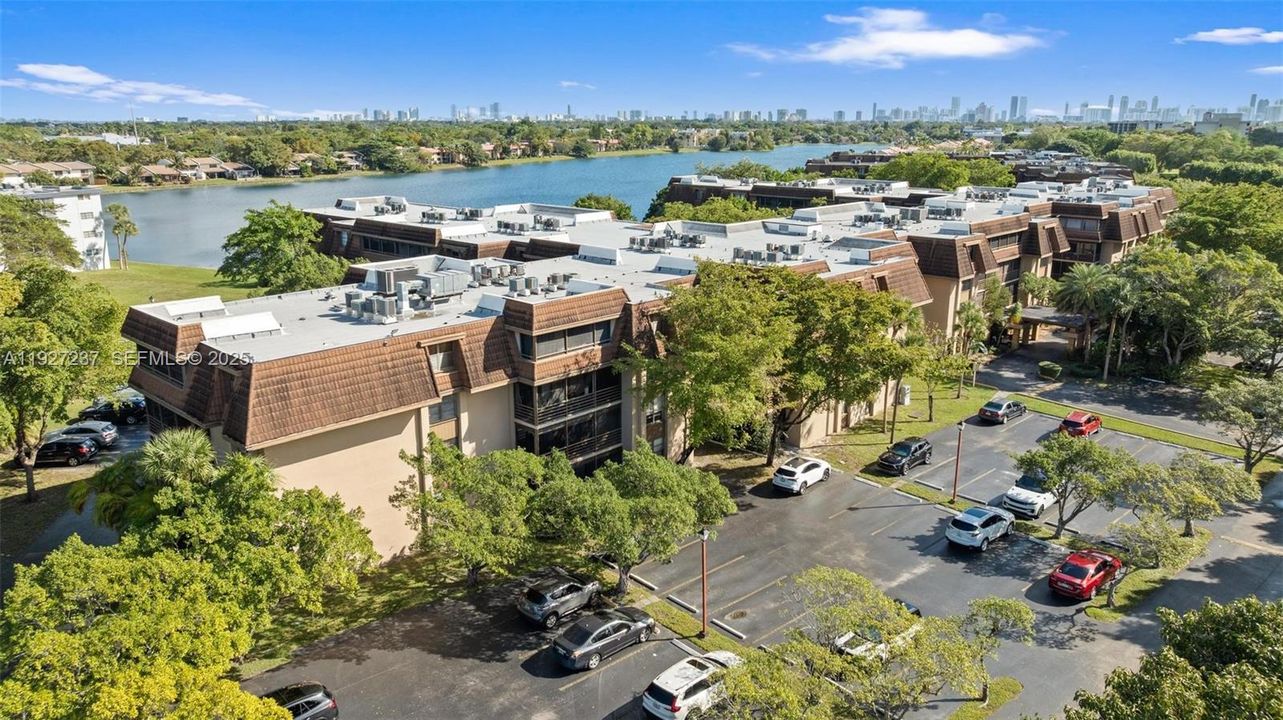 For Sale: $225,000 (2 beds, 2 baths, 1197 Square Feet)