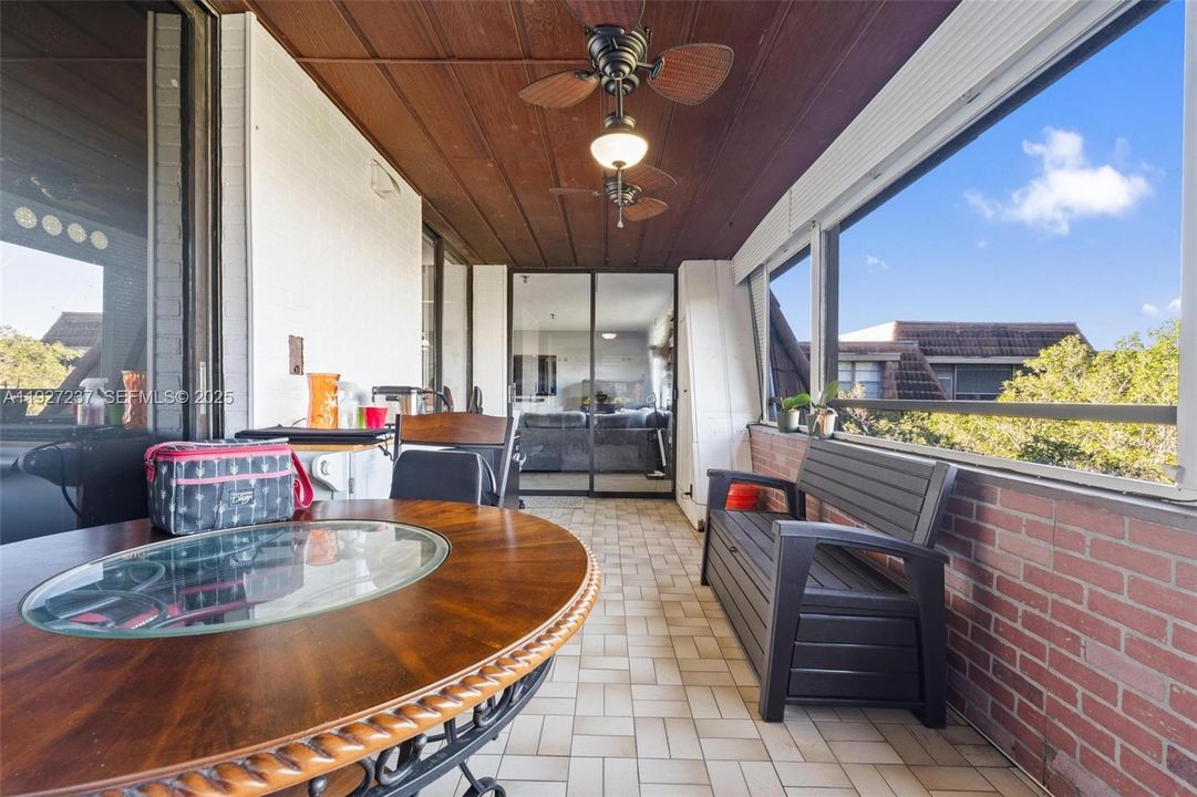 For Sale: $225,000 (2 beds, 2 baths, 1197 Square Feet)