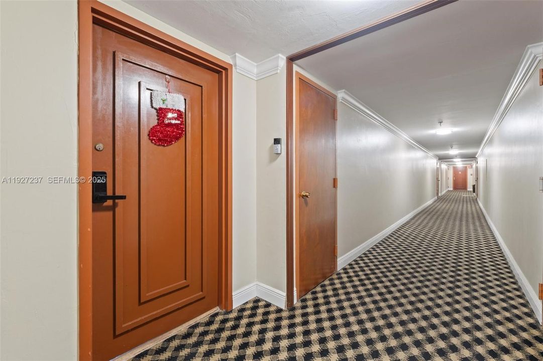 For Sale: $225,000 (2 beds, 2 baths, 1197 Square Feet)