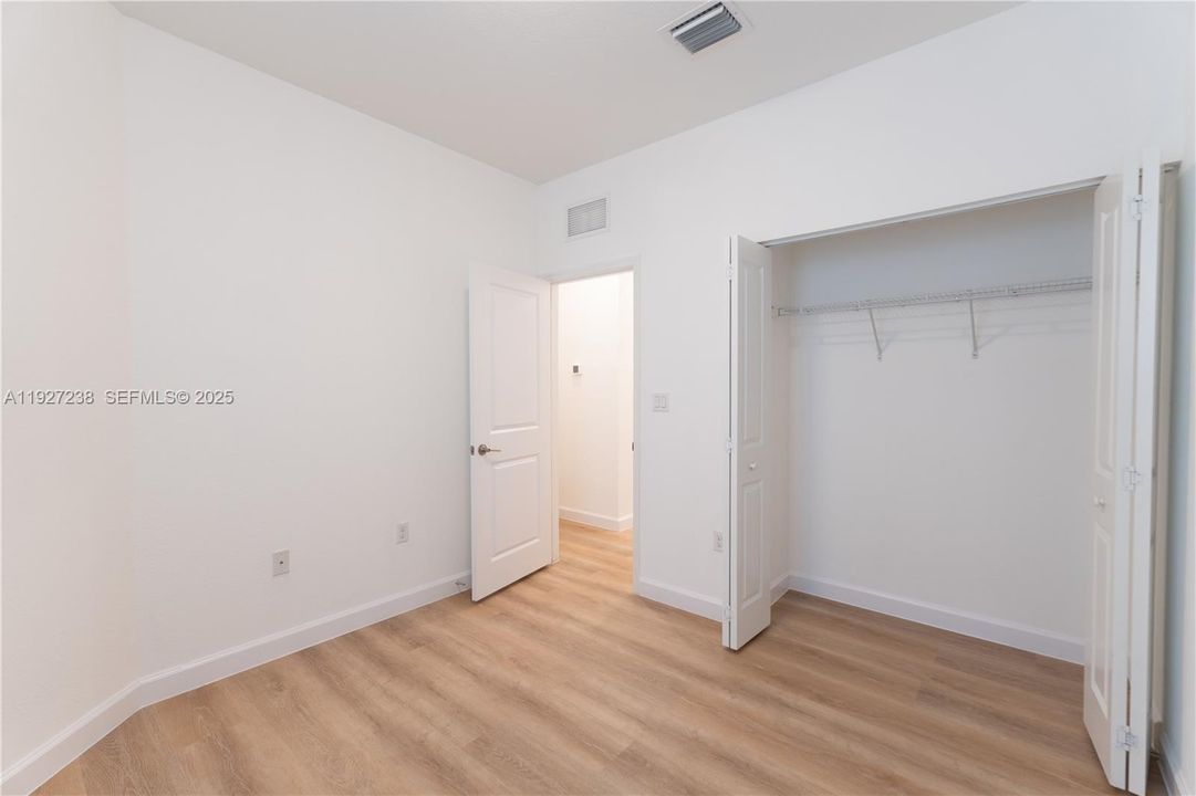 В аренду: $3,100 (3 спален, 2 ванн, 1772 Квадратных фут)