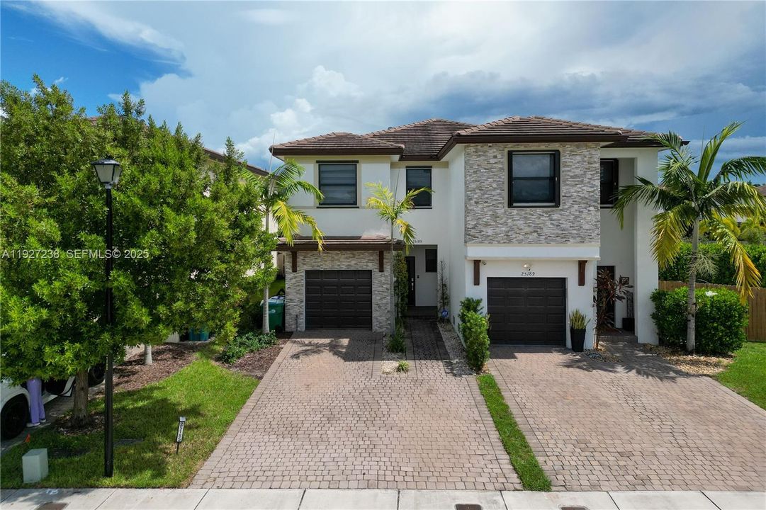 В аренду: $3,100 (3 спален, 2 ванн, 1772 Квадратных фут)