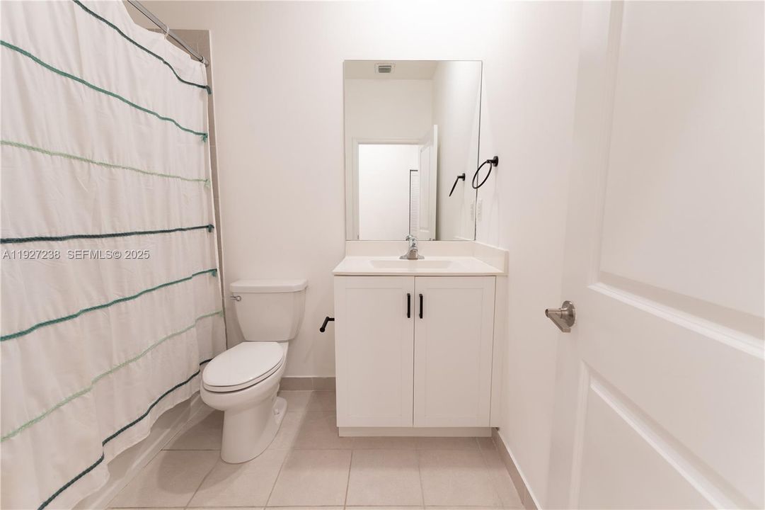 В аренду: $3,100 (3 спален, 2 ванн, 1772 Квадратных фут)