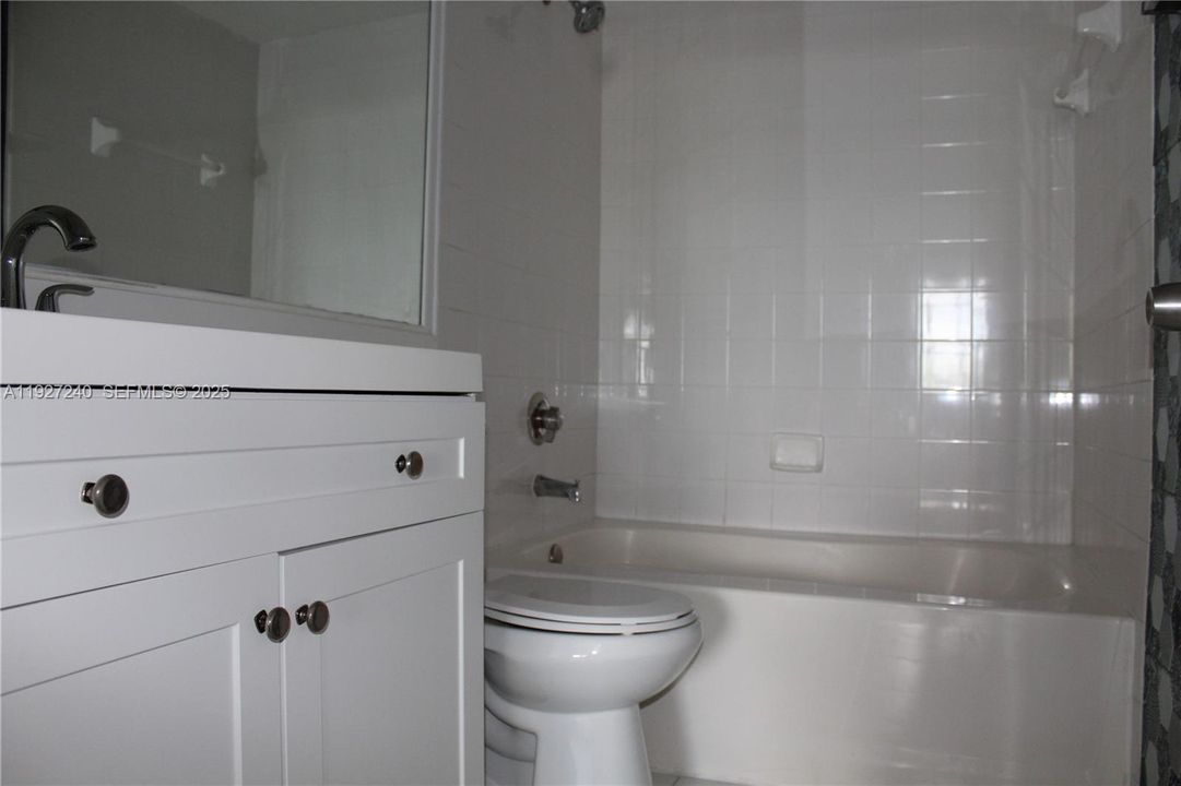 En Renta: $2,400 (2 camas, 2 baños, 977 Pies cuadrados)