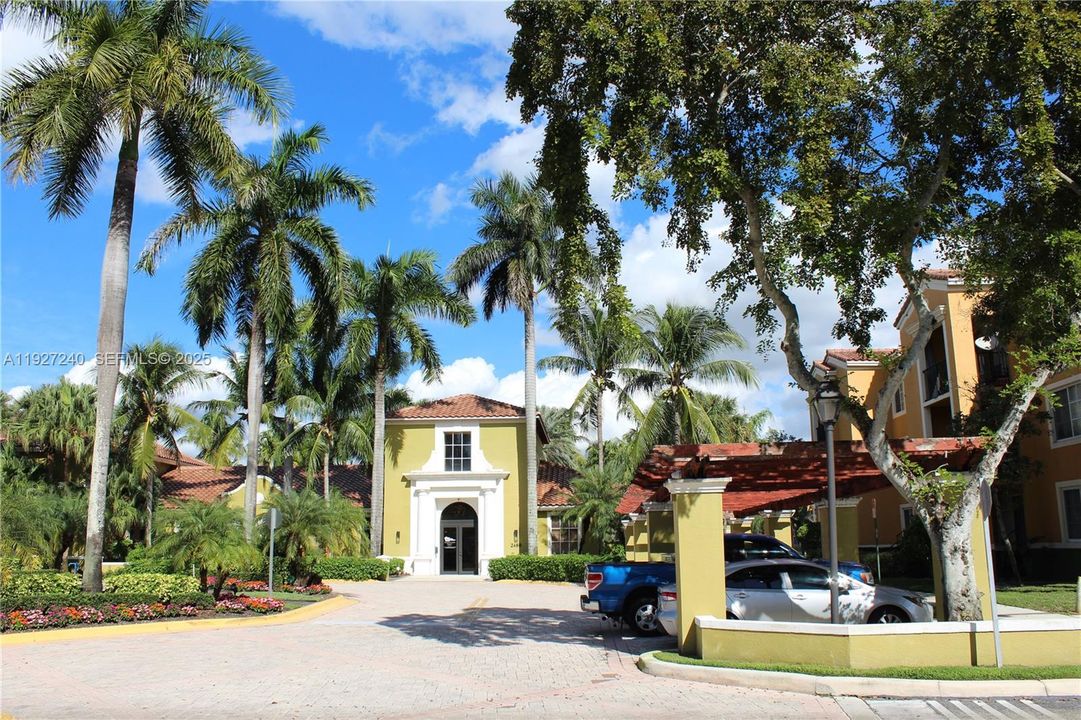 En Renta: $2,400 (2 camas, 2 baños, 977 Pies cuadrados)