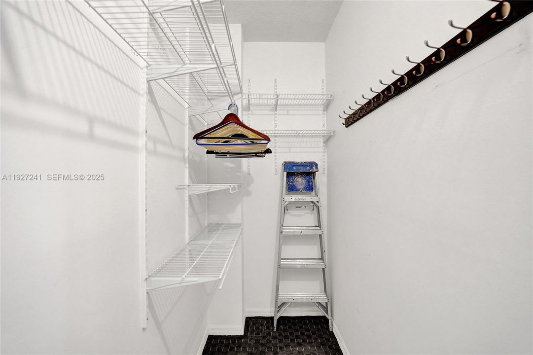 На продажу: $329,000 (2 спален, 2 ванн, 1100 Квадратных фут)