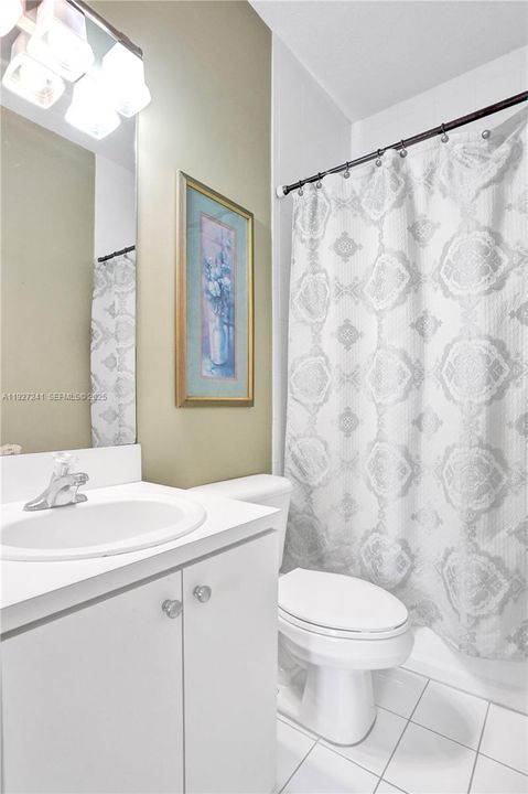 На продажу: $329,000 (2 спален, 2 ванн, 1100 Квадратных фут)