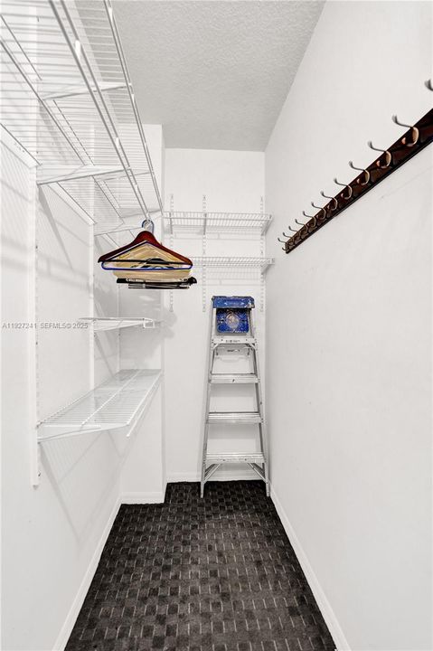 На продажу: $329,000 (2 спален, 2 ванн, 1100 Квадратных фут)