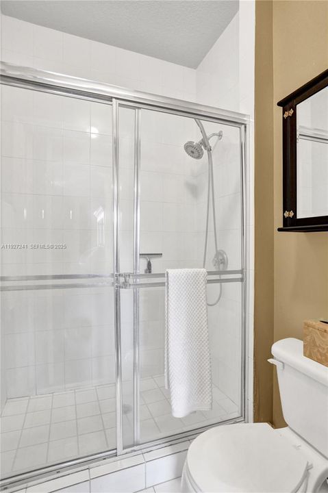 На продажу: $329,000 (2 спален, 2 ванн, 1100 Квадратных фут)