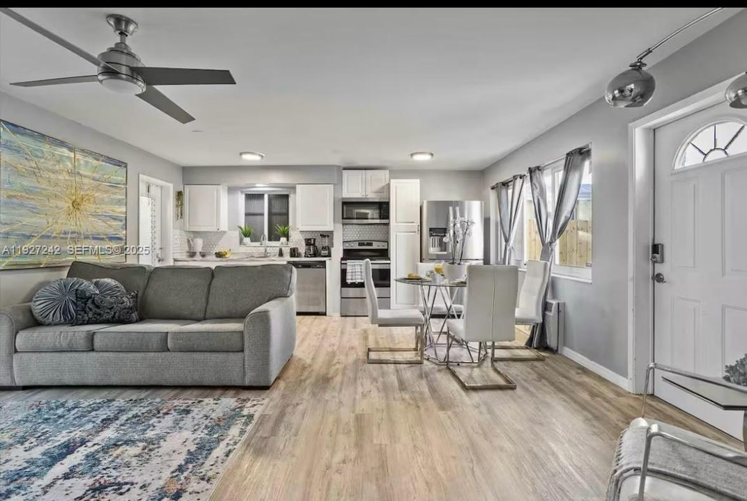 En Renta: $5,500 (4 camas, 3 baños, 1616 Pies cuadrados)