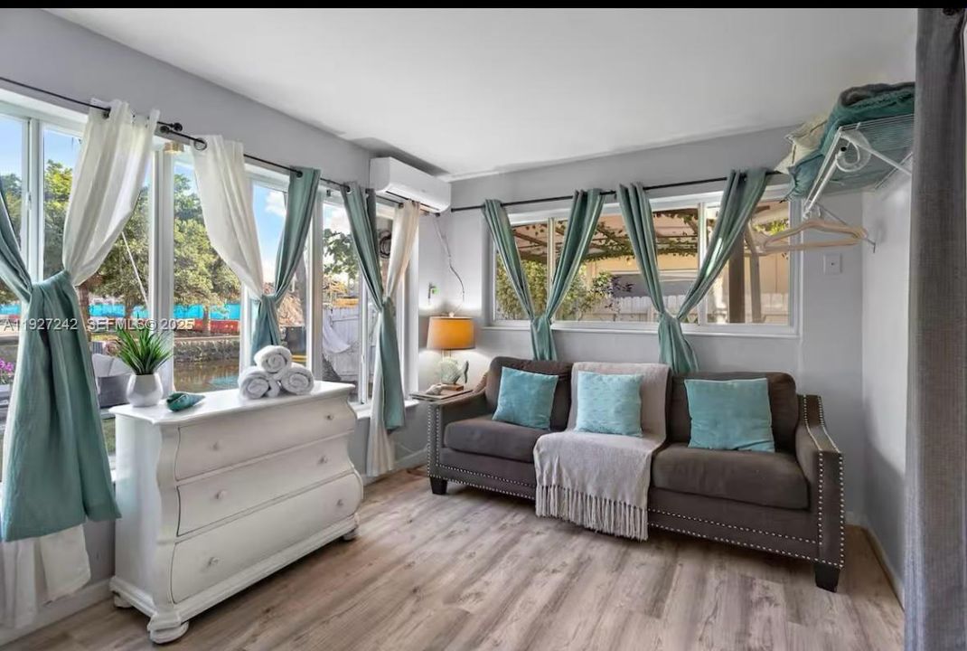 En Renta: $5,500 (4 camas, 3 baños, 1616 Pies cuadrados)