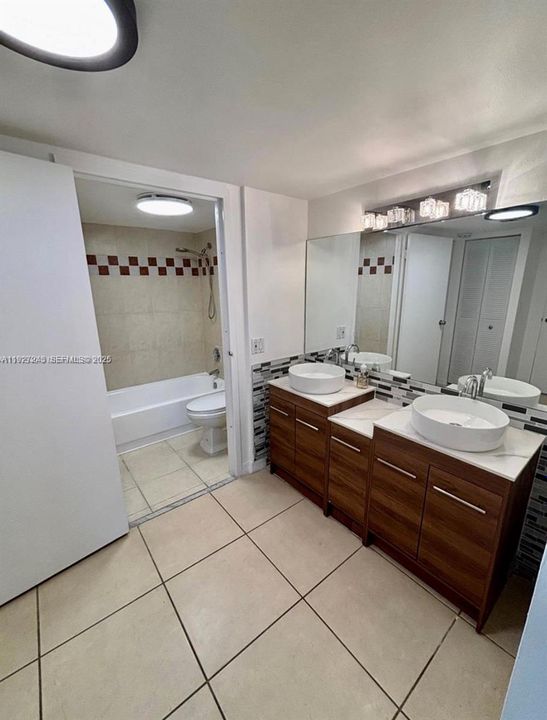 出租: $2,800 (2 贝兹, 2 浴室, 1331 平方英尺)