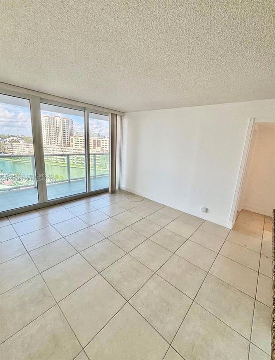 出租: $2,800 (2 贝兹, 2 浴室, 1331 平方英尺)