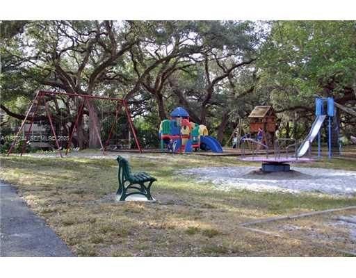 В аренду: $2,200 (2 спален, 2 ванн, 775 Квадратных фут)