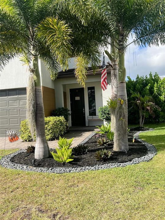 待售: $749,000 (4 贝兹, 2 浴室, 0 平方英尺)