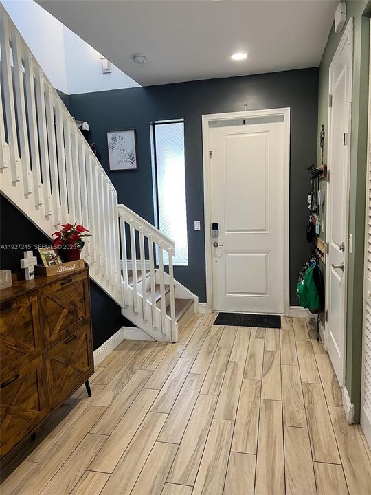 待售: $749,000 (4 贝兹, 2 浴室, 0 平方英尺)