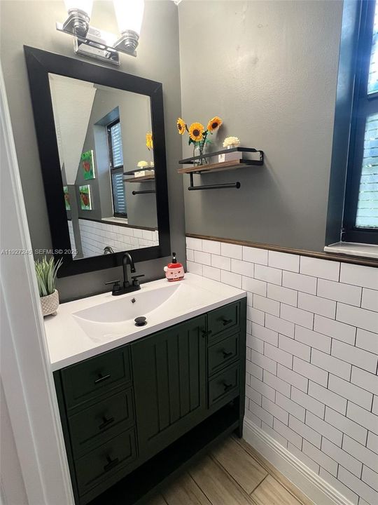 待售: $749,000 (4 贝兹, 2 浴室, 0 平方英尺)