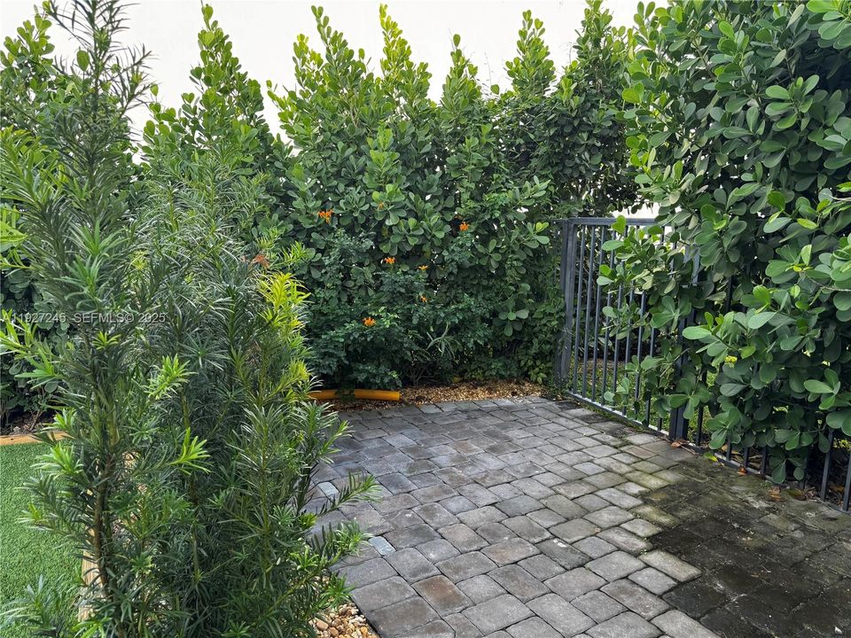 待售: $749,000 (4 贝兹, 2 浴室, 0 平方英尺)