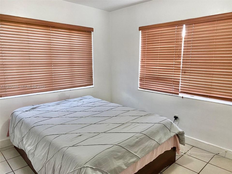 For Rent: $1,800 (1 beds, 1 baths, 592 Square Feet)