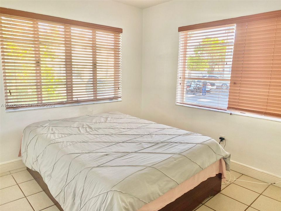 For Rent: $1,800 (1 beds, 1 baths, 592 Square Feet)