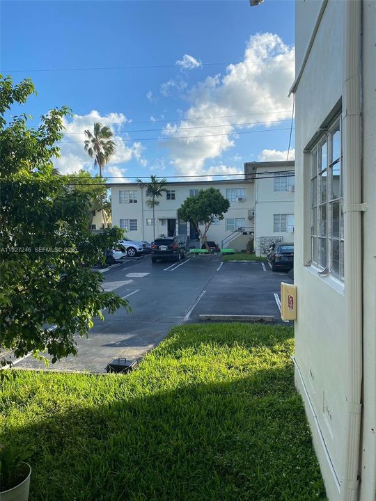 For Rent: $1,800 (1 beds, 1 baths, 592 Square Feet)