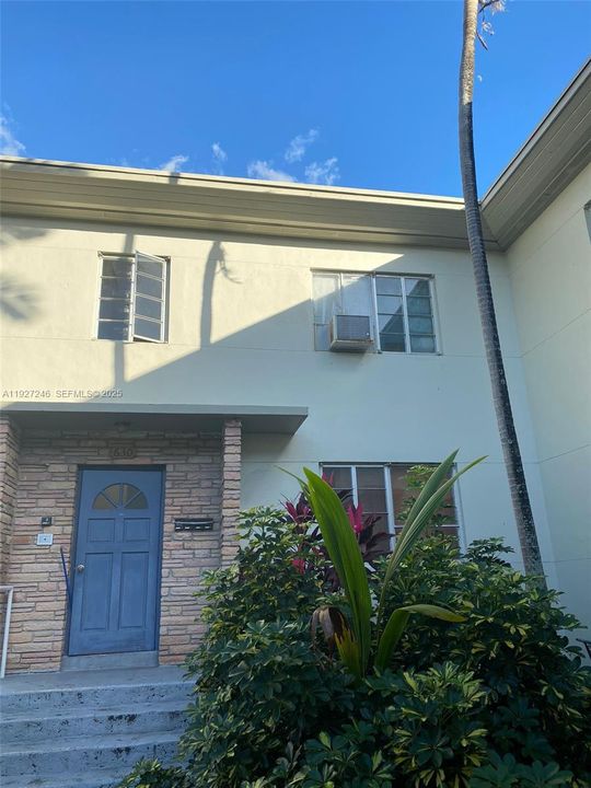 For Rent: $1,800 (1 beds, 1 baths, 592 Square Feet)