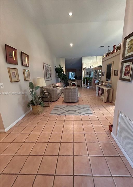 En Venta: $350,000 (2 camas, 2 baños, 1599 Pies cuadrados)