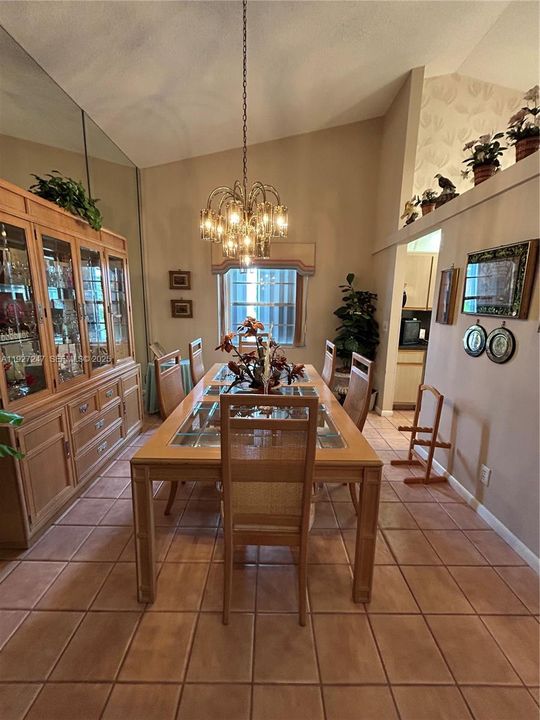 En Venta: $350,000 (2 camas, 2 baños, 1599 Pies cuadrados)