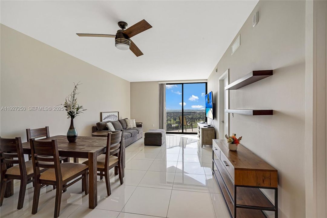 В аренду: $2,850 (1 спален, 1 ванн, 769 Квадратных фут)