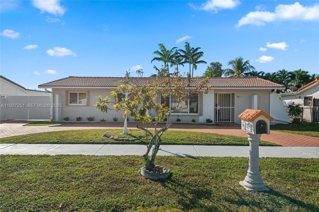 待售: $850,000 (4 贝兹, 3 浴室, 2118 平方英尺)