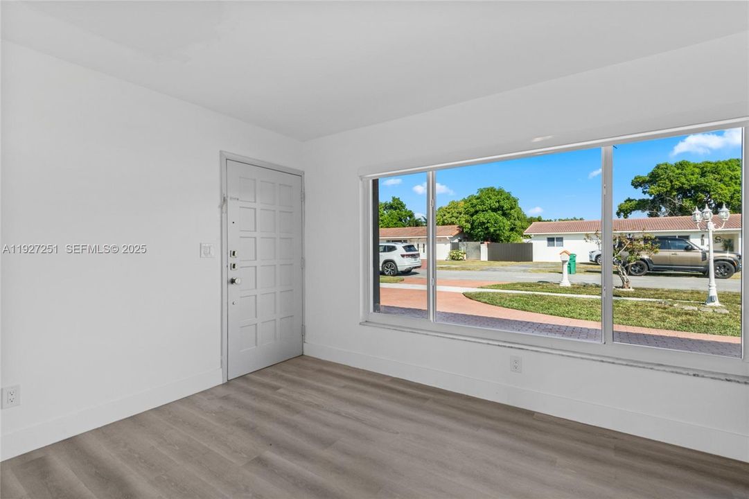 待售: $850,000 (4 贝兹, 3 浴室, 2118 平方英尺)