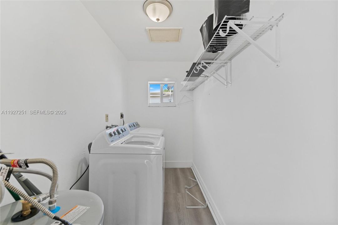 待售: $850,000 (4 贝兹, 3 浴室, 2118 平方英尺)